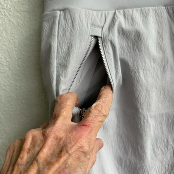 Athleta Joggers Gray Pull-on Pants Drawstring Women’s Size 12P - Picture 3 of 15